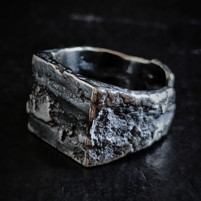 Anillo Luth I