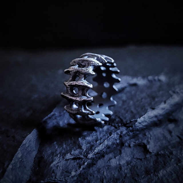 Anillo Akra