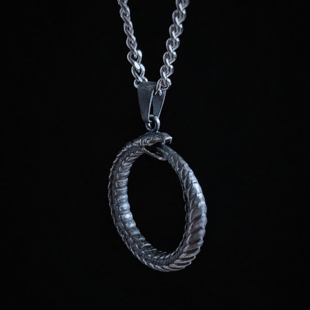 Collar Ouruborus